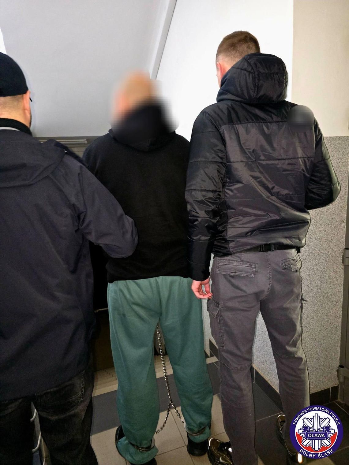 Napadł na ekspedientki i ukradł gotówkę z dwóch sklepów Policja Oława