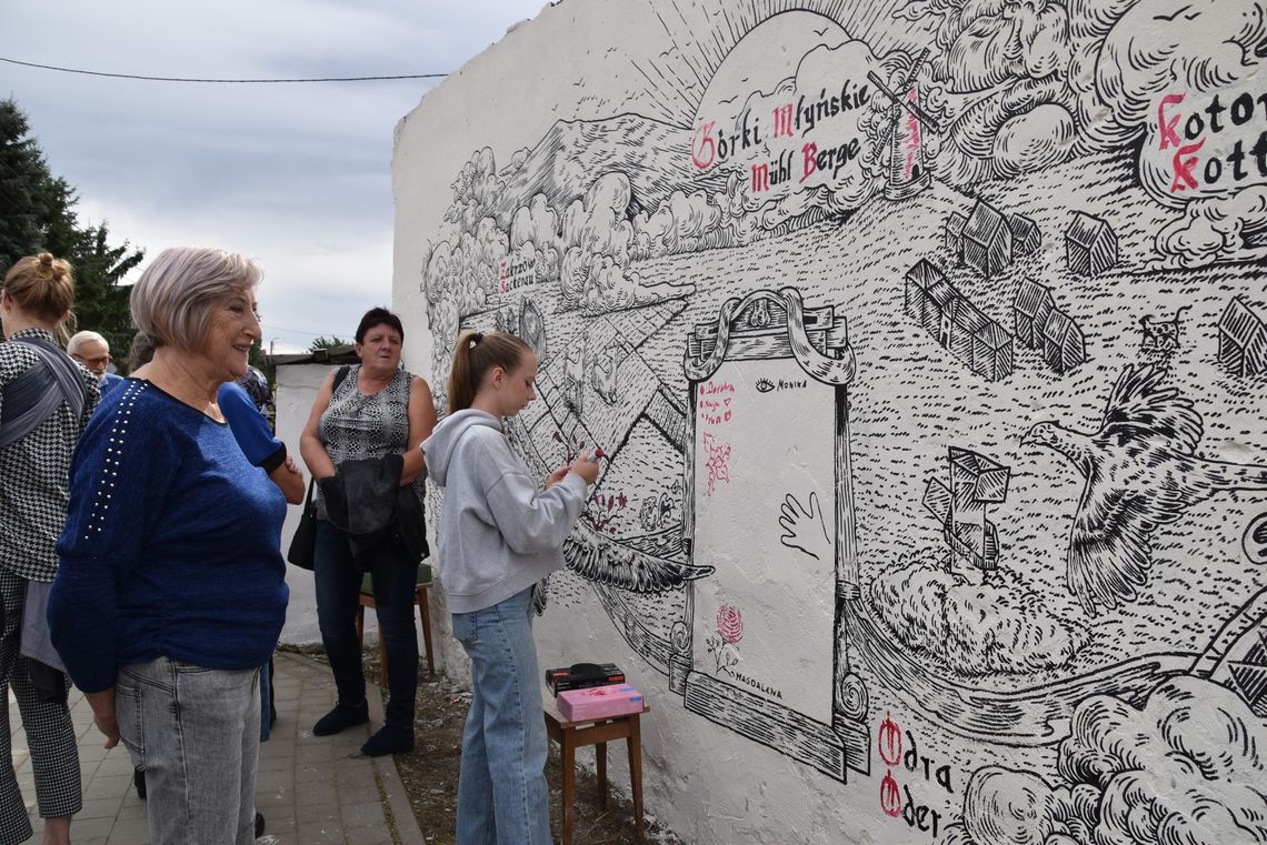 Mural z historią wsi. Niby bajka, a nie bajka Mural z historią wsi. Niby bajka, a nie bajka