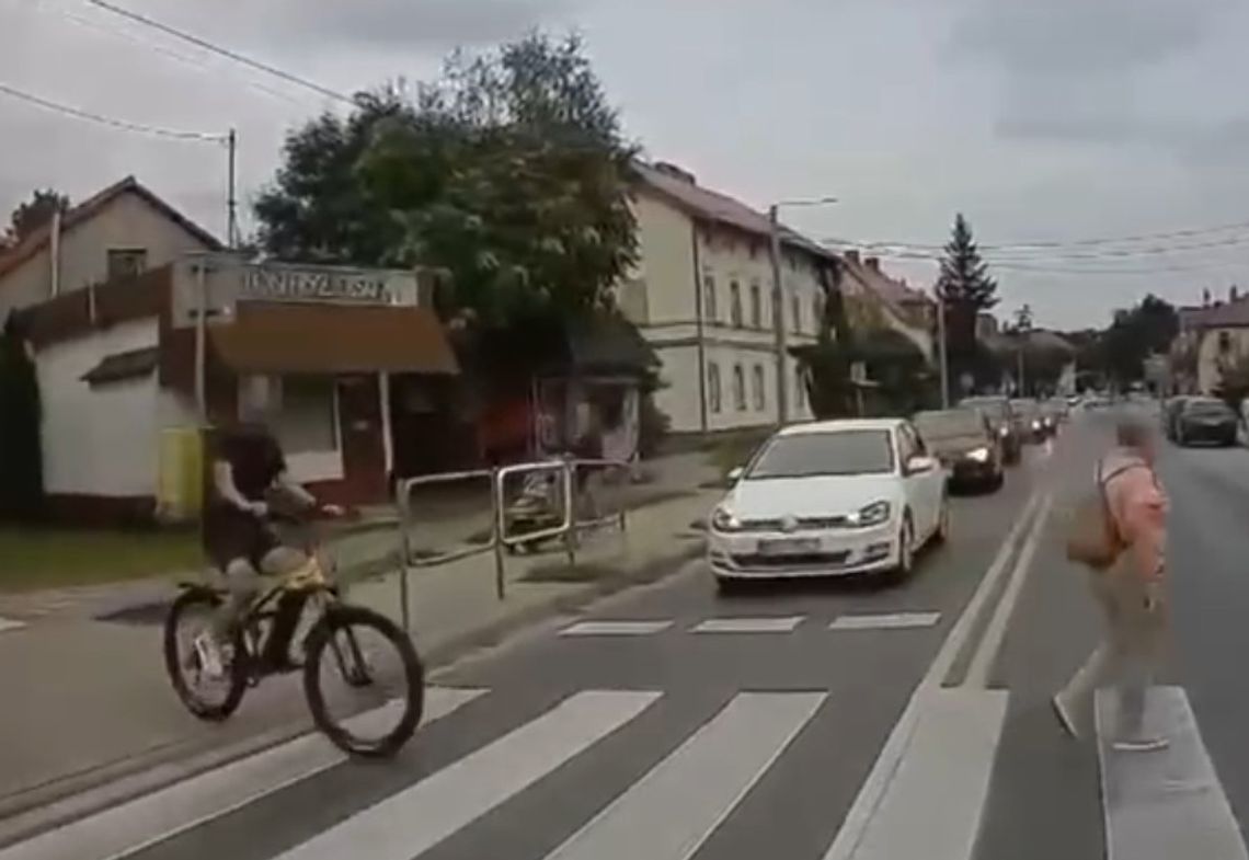 Nie ma to jak nagle wjechać na przejście dla pieszych!