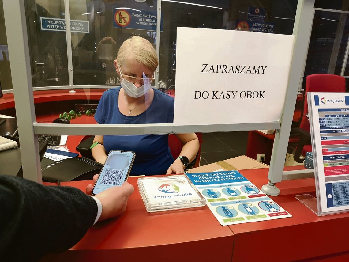 Nie pokażesz paszportu covidowego - wejdzie mniej... Czyli limity i emocje 