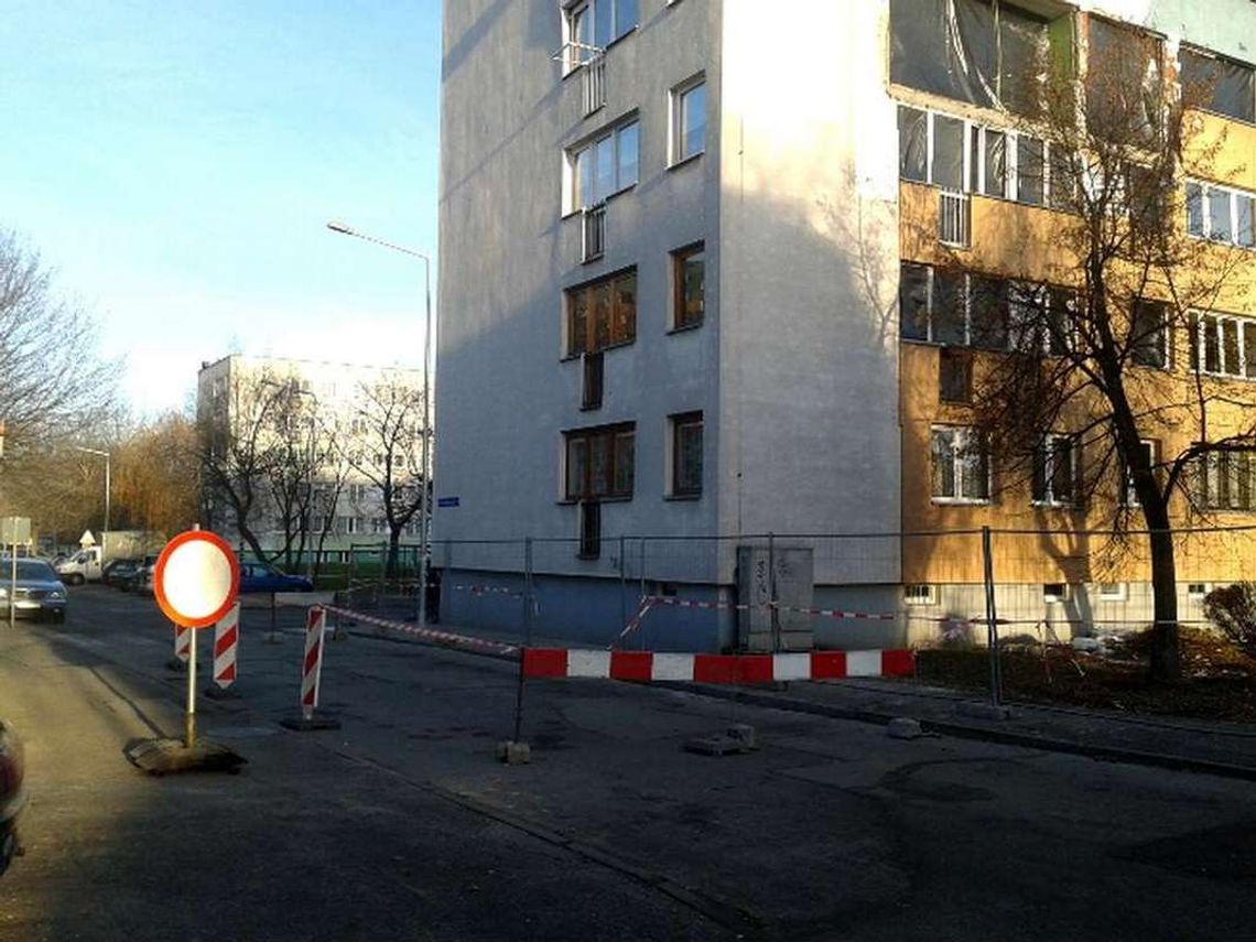 Niebezpiecznie po wybuchu. Droga zamknięta Niebezpiecznie po wybuchu. Droga zamknięta