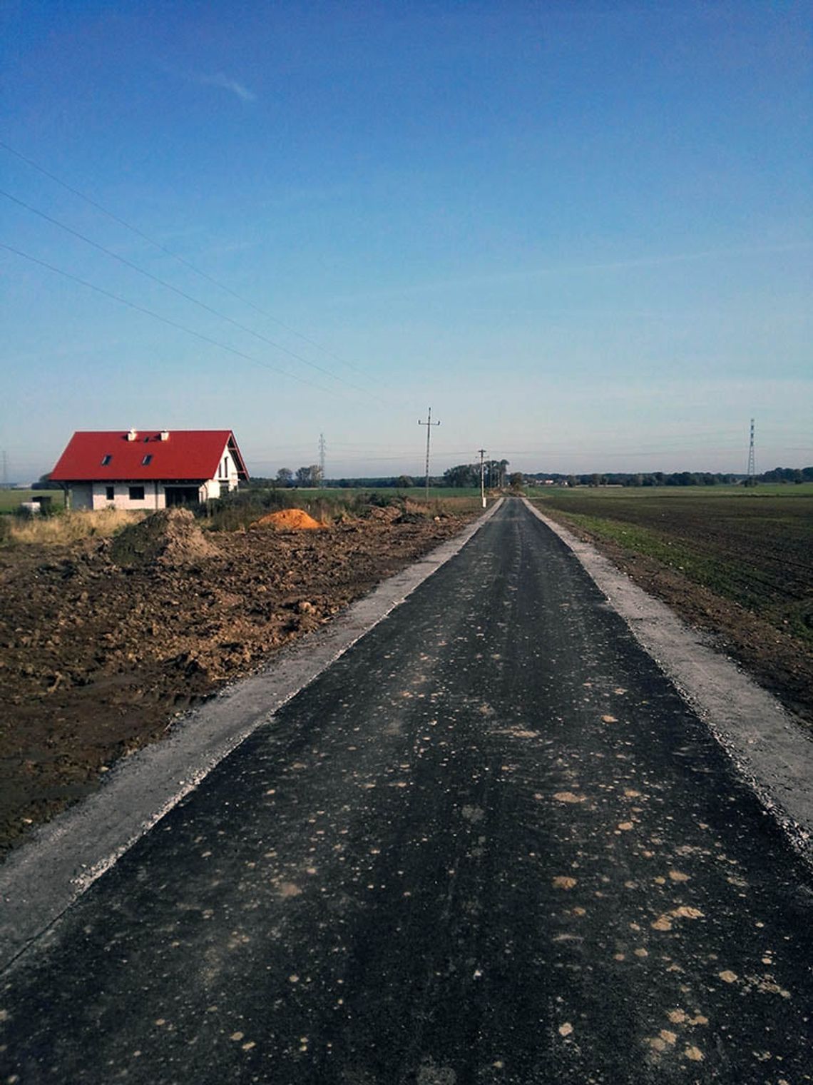 Nowa droga w Chwalibożycach Nowa droga w Chwalibożycach