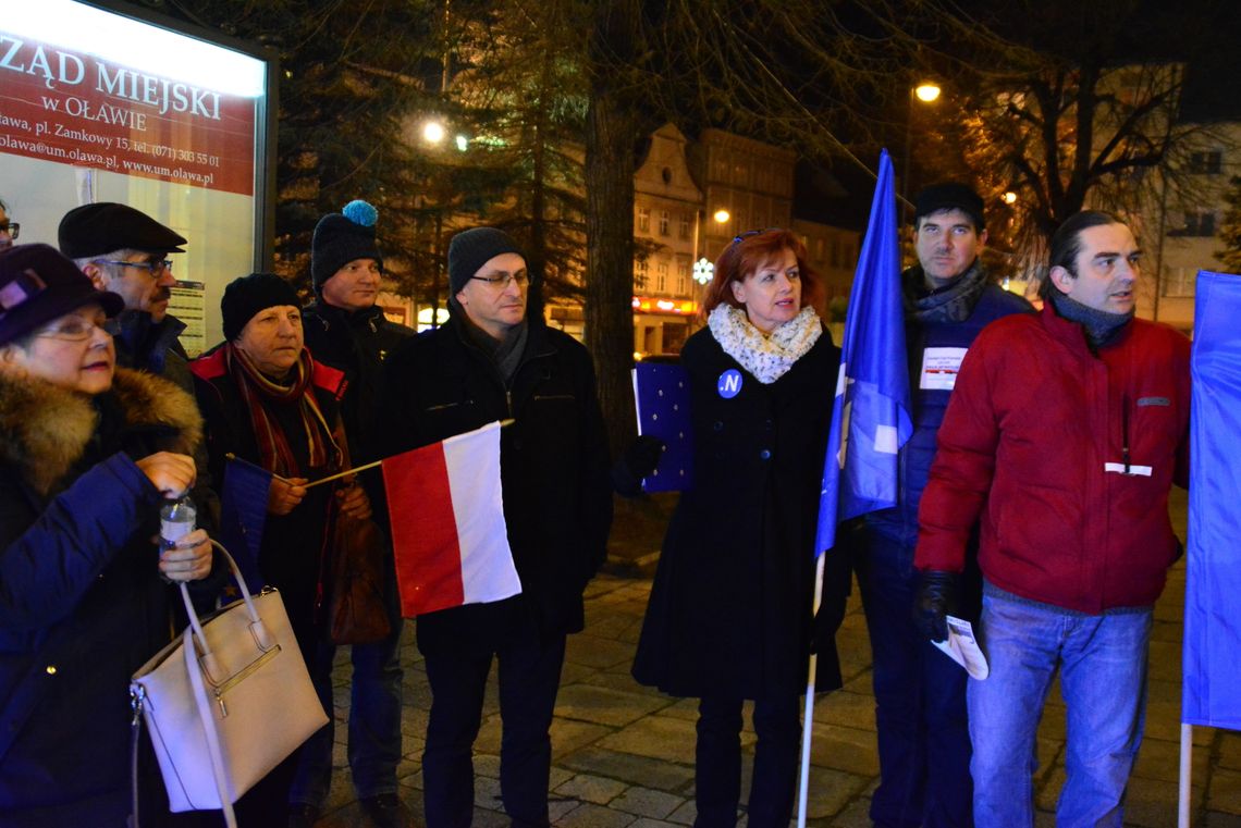 Nowoczesna i inni przeciwko rządom PiS