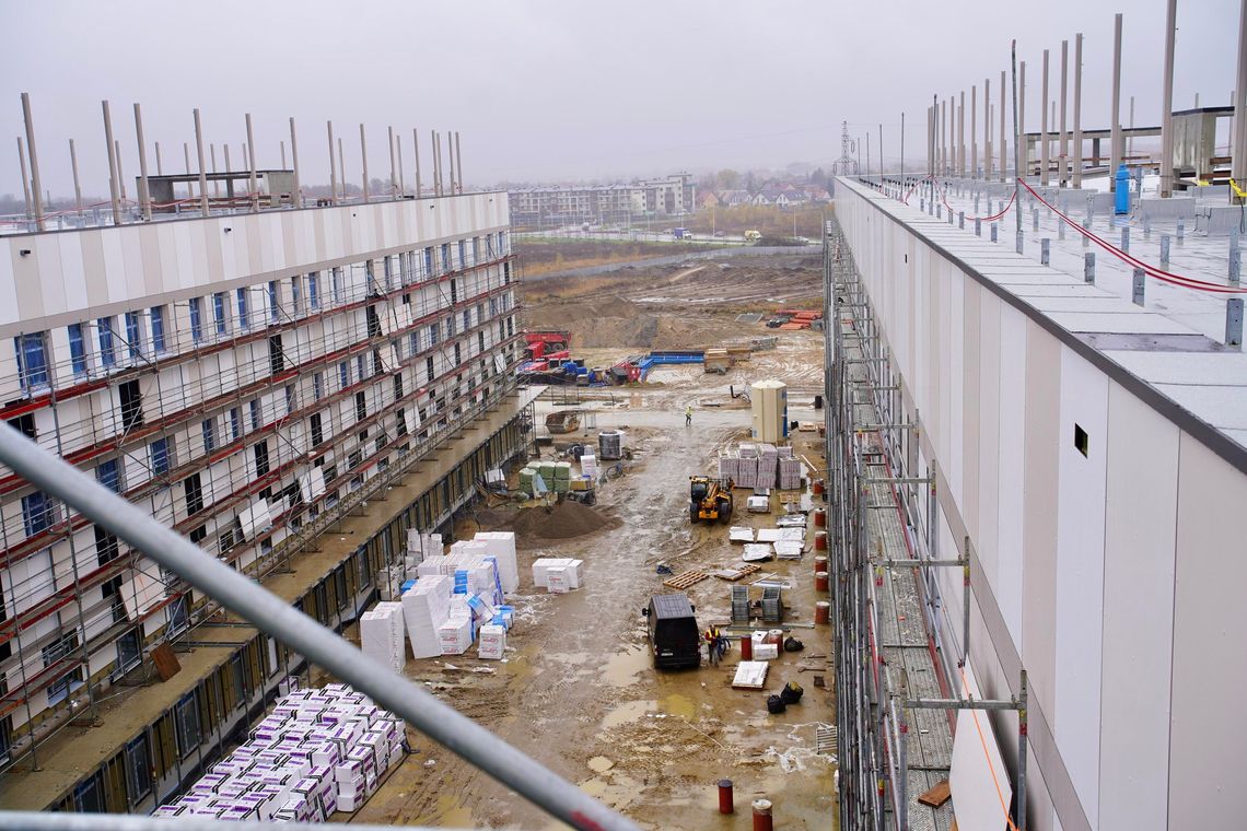 Nowy Szpital Onkologiczny we Wrocławiu przy ul. Hipokratesa rośnie szybciej niż planowano