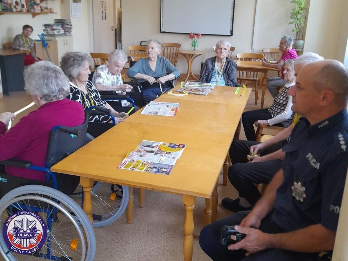 O bezpieczeństwie rozmawiali z seniorami O bezpieczeństwie rozmawiali z seniorami