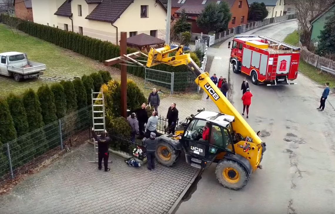 Od piątku Wójcice mają nowy krzyż