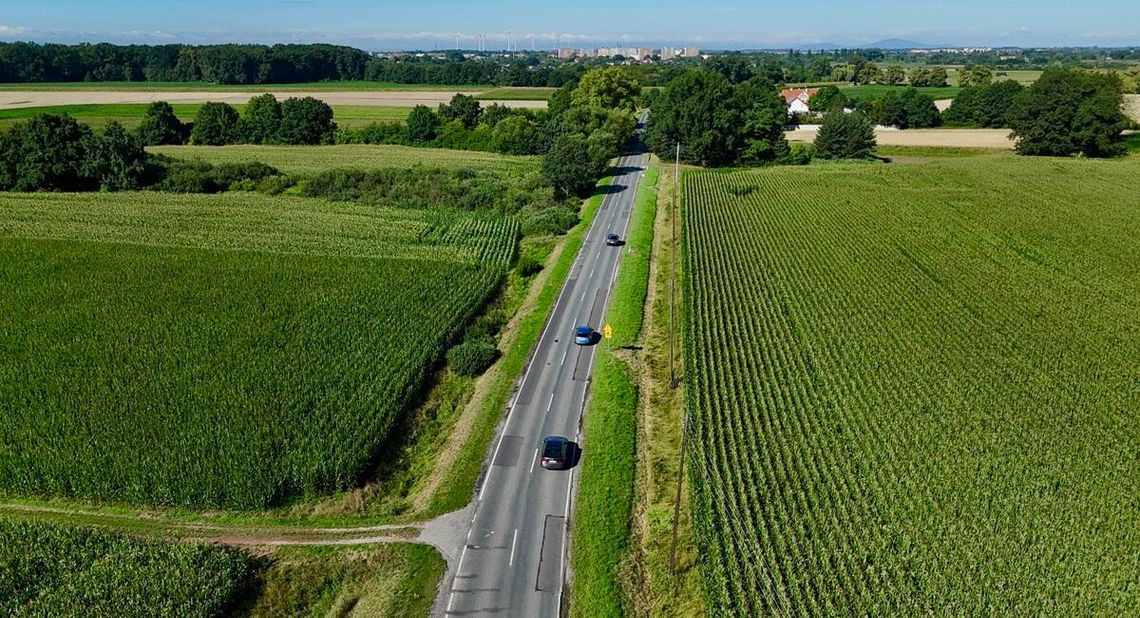 Odbudowa dróg DW396 i DW455 po powodzi. Ruszają strategiczne inwestycje w powiecie oławskim