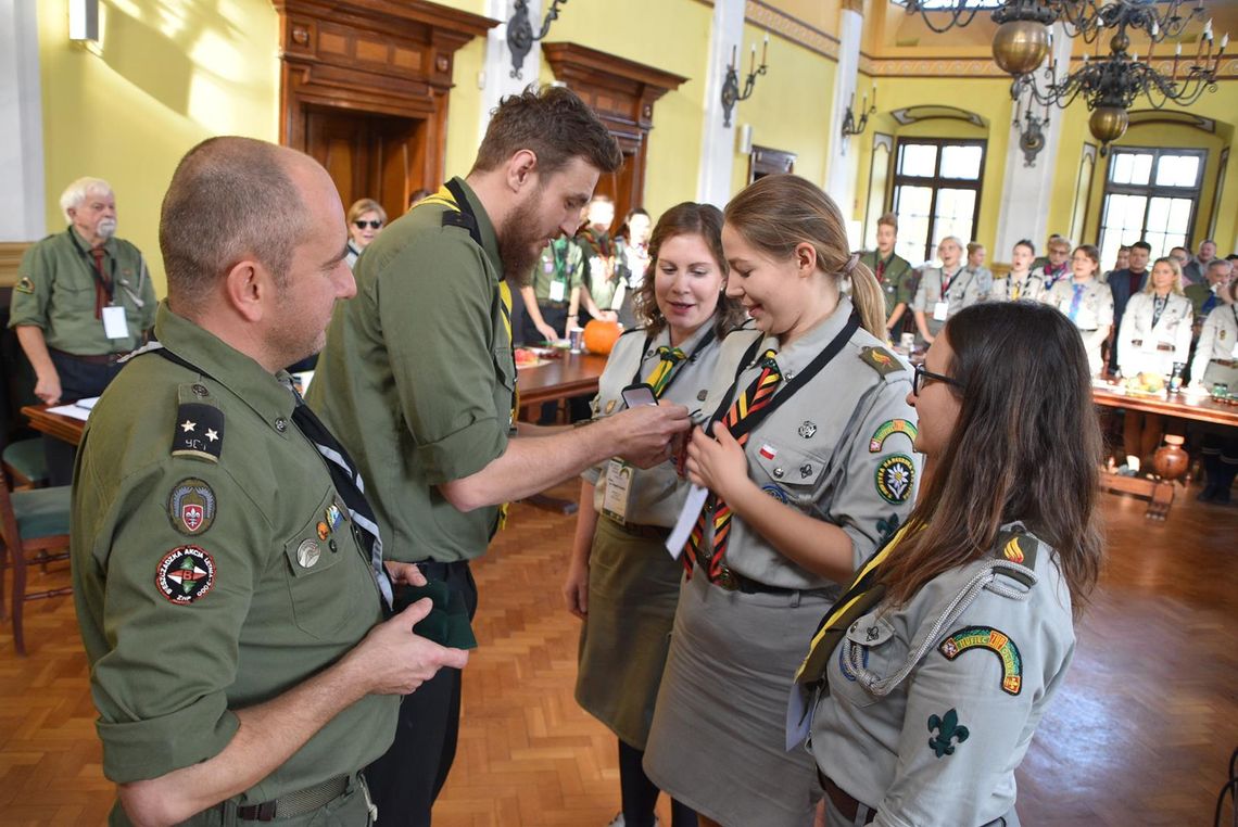 Odznaki wręczono harcerzom zasłużonym dla Chorągwi Dolnośląskiej ZHP