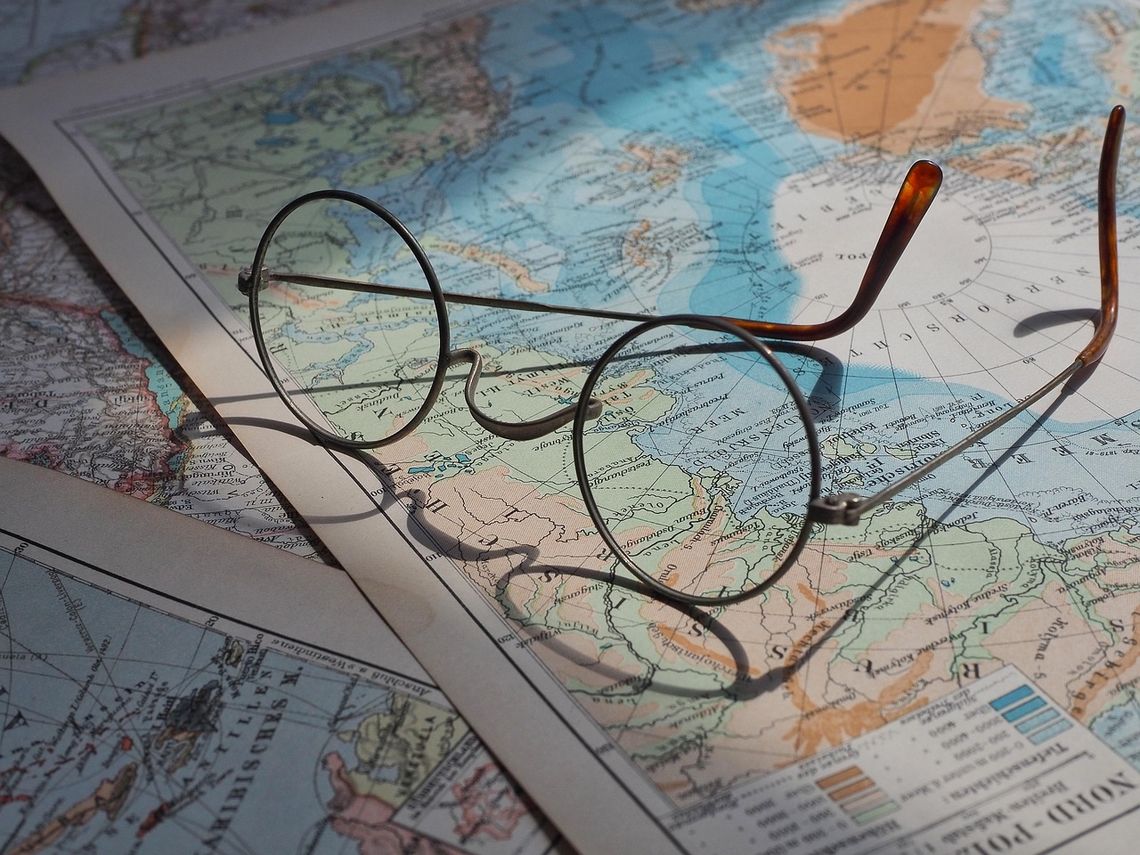 Okulary zsuwają się z nosa - jak to naprawić? Okulary zsuwają się z nosa - jak to naprawić?