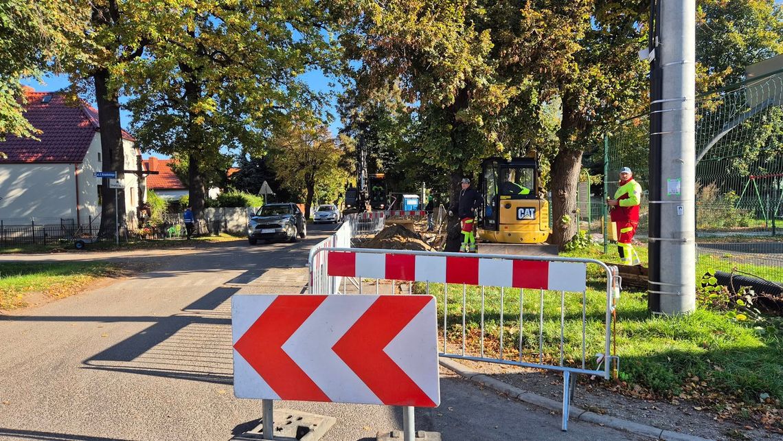 OŁAWA Ruszyła budowa chodnika