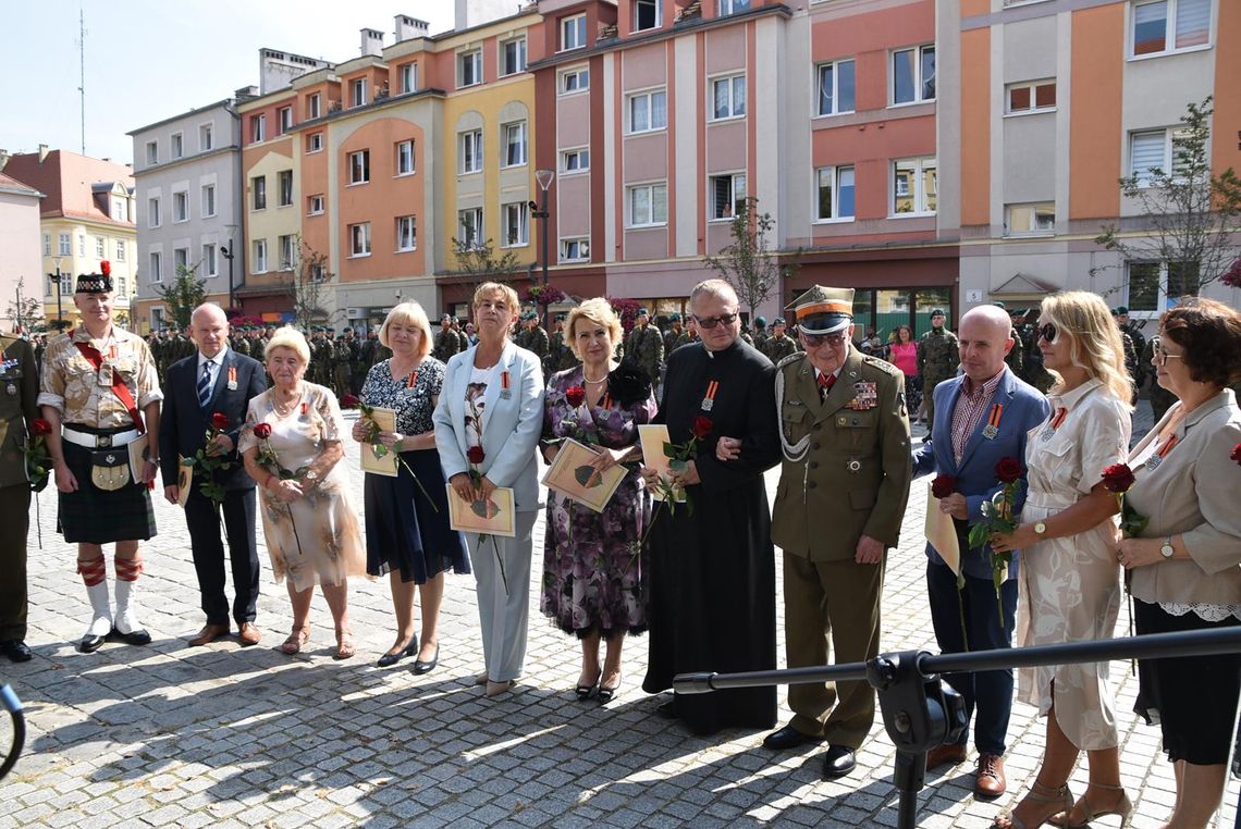 OŁAWA. Rynek. Dzień Kombatanta (GALERIA)