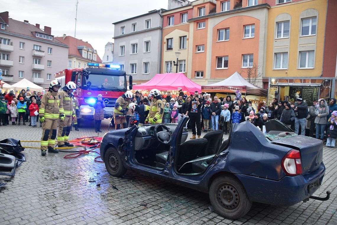 OŁAWA - RYNEK Trwa finał WOŚP (GALERIA)