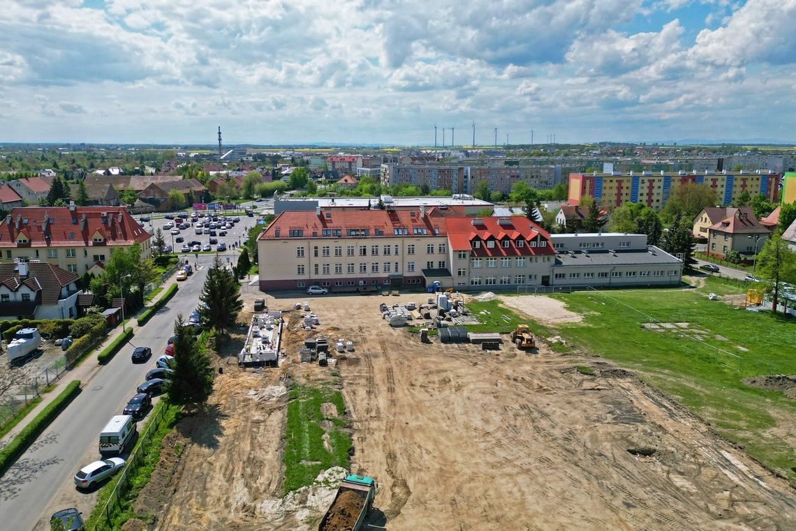 Oława. Tu będą dwa boiska, bieżnia i plac zabaw