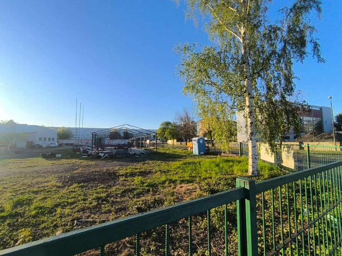 OŁAWA Tu budują kolejny market znanej sieci