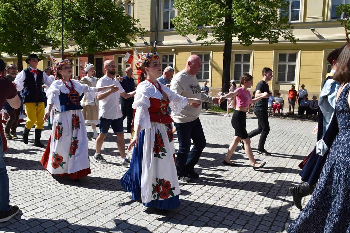 Oławski polonez w Rynku (GALERIA)