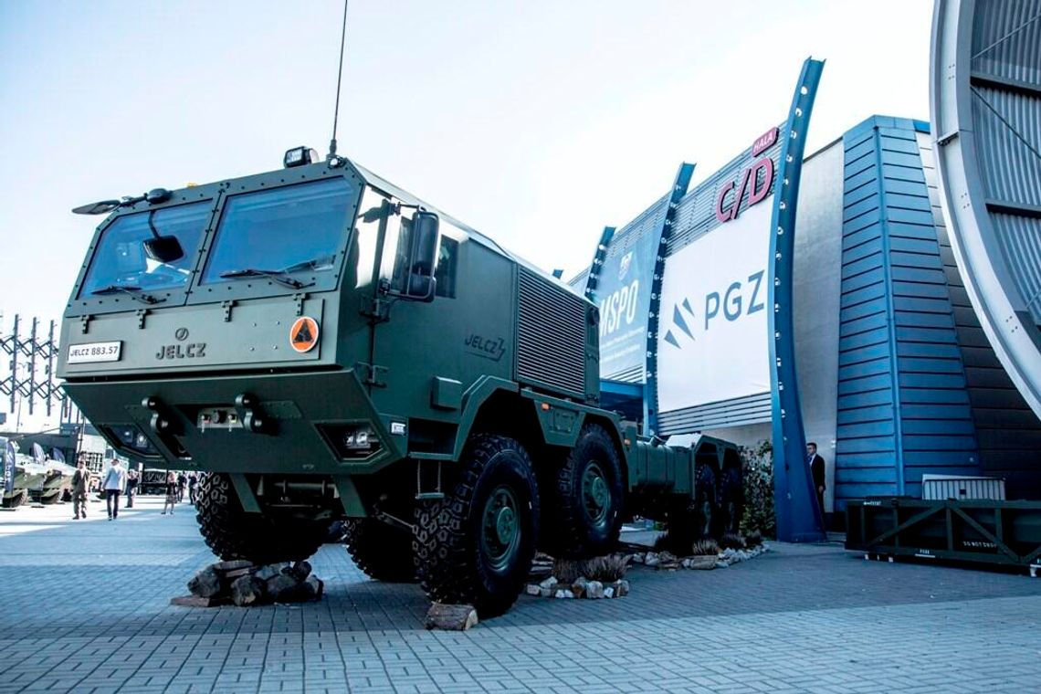 Opóźnienia w dostawach i wielomilionowe kary dla spółki "Jelcz"