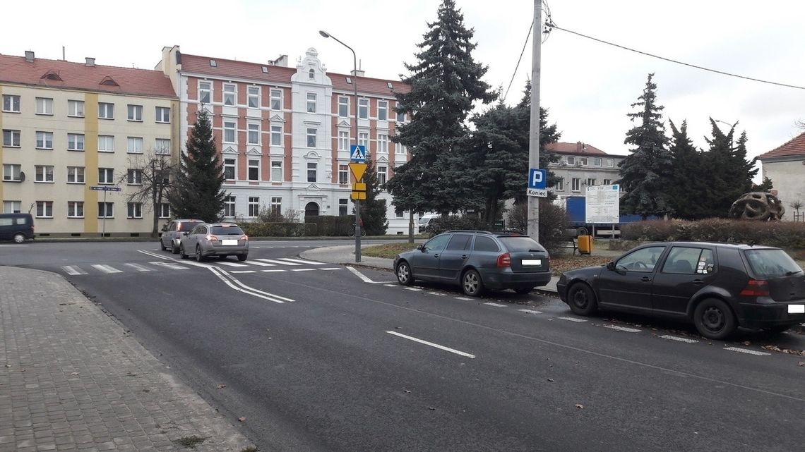 Parkingi tuż przed przejściem dla pieszych. Prawidłowo?