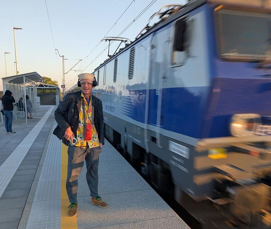 Pierwsi pasażerowie z przystanku Oława Zachodnia