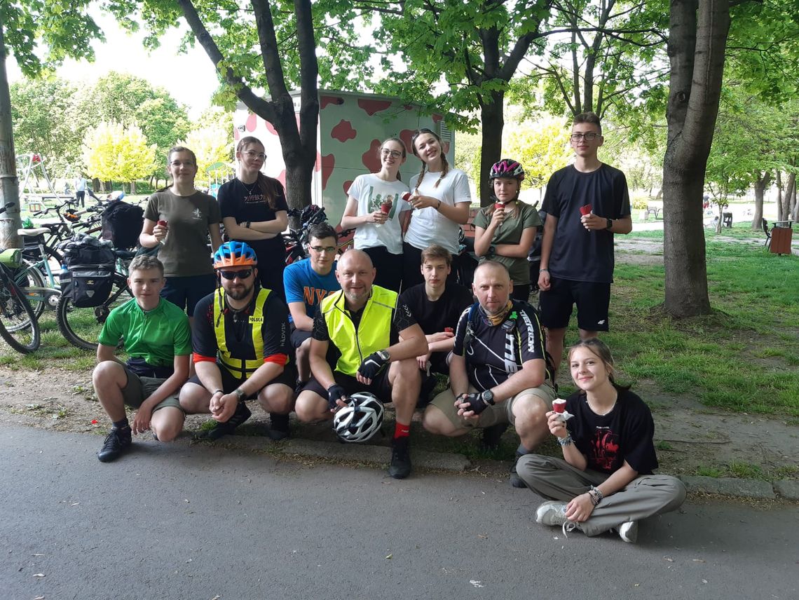 Cali i zdrowi wrócili do domów. Pierwsze trudne kilometry za nimi Cali i zdrowi wrócili do domów. Pierwsze trudne kilometry za nimi