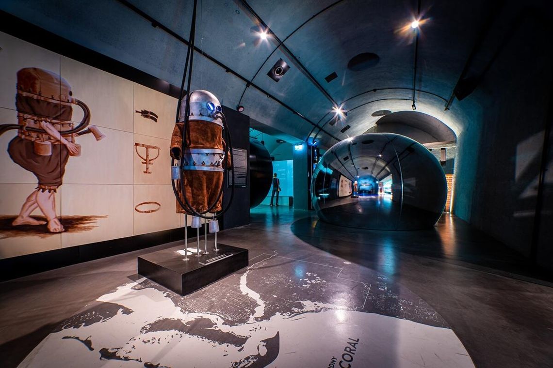 Pierwszy krok pod wodą: replika skafandra Klingerta w Hydropolis