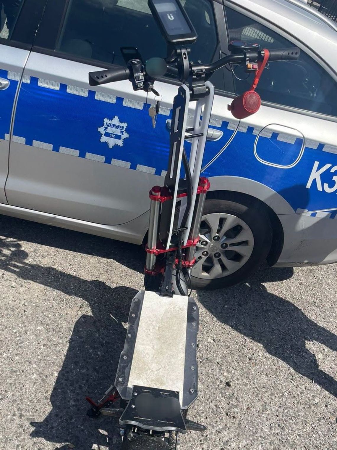 Pijany 35-latek jechał skradzioną hulajnogą. Może usłyszeć zarzut paserstwa Pijany 35-latek jechał skradzioną hulajnogą. Może usłyszeć zarzut paserstwa