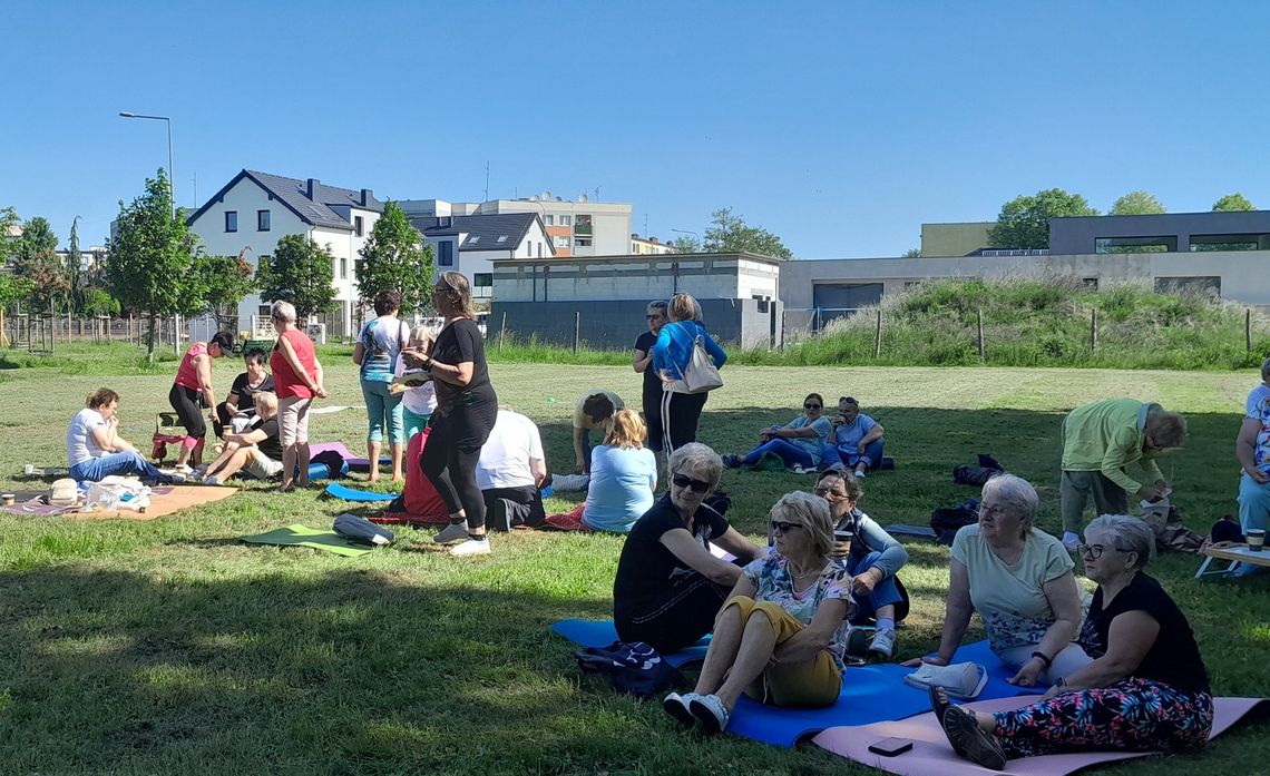 "Piknik na Trawie". Starsi i młodsi razem. Można? "Piknik na Trawie". Starsi i młodsi razem. Można?