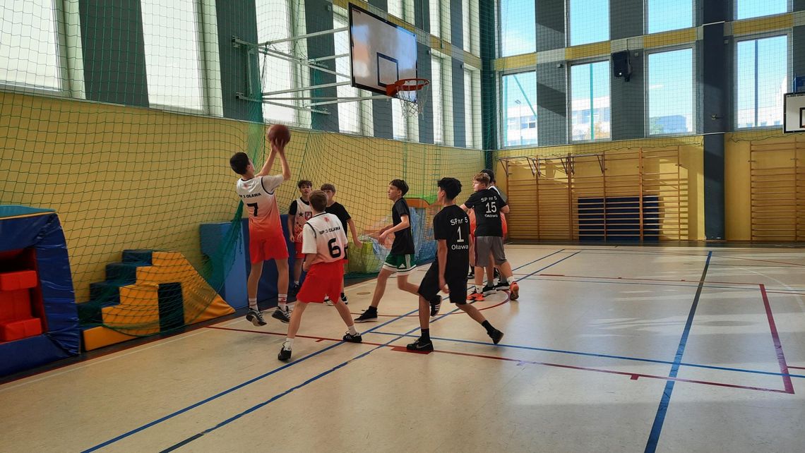 Po emocjonującym finale drużyna „Trójki” górą