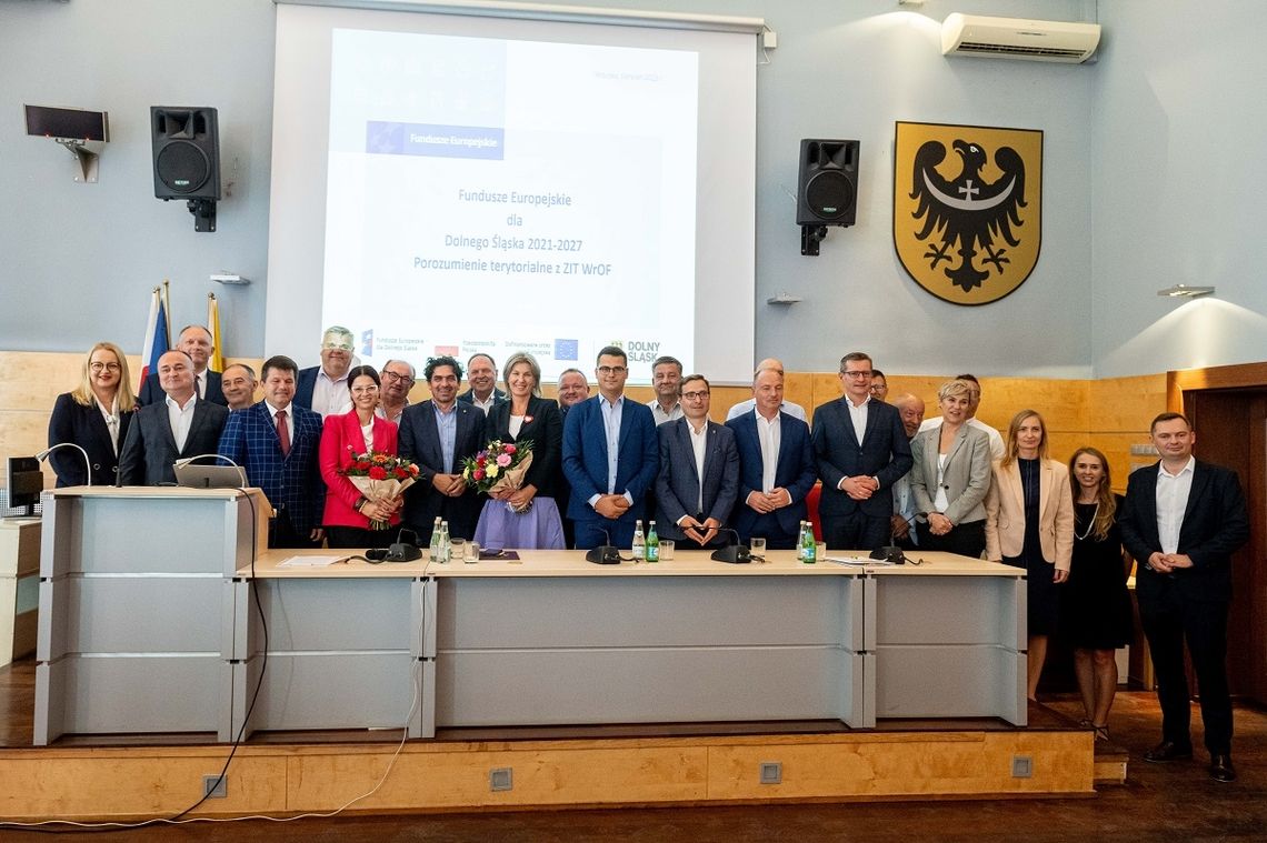 Podpisali umowę. Oława też jest na liście Podpisali umowę. Oława też jest na liście