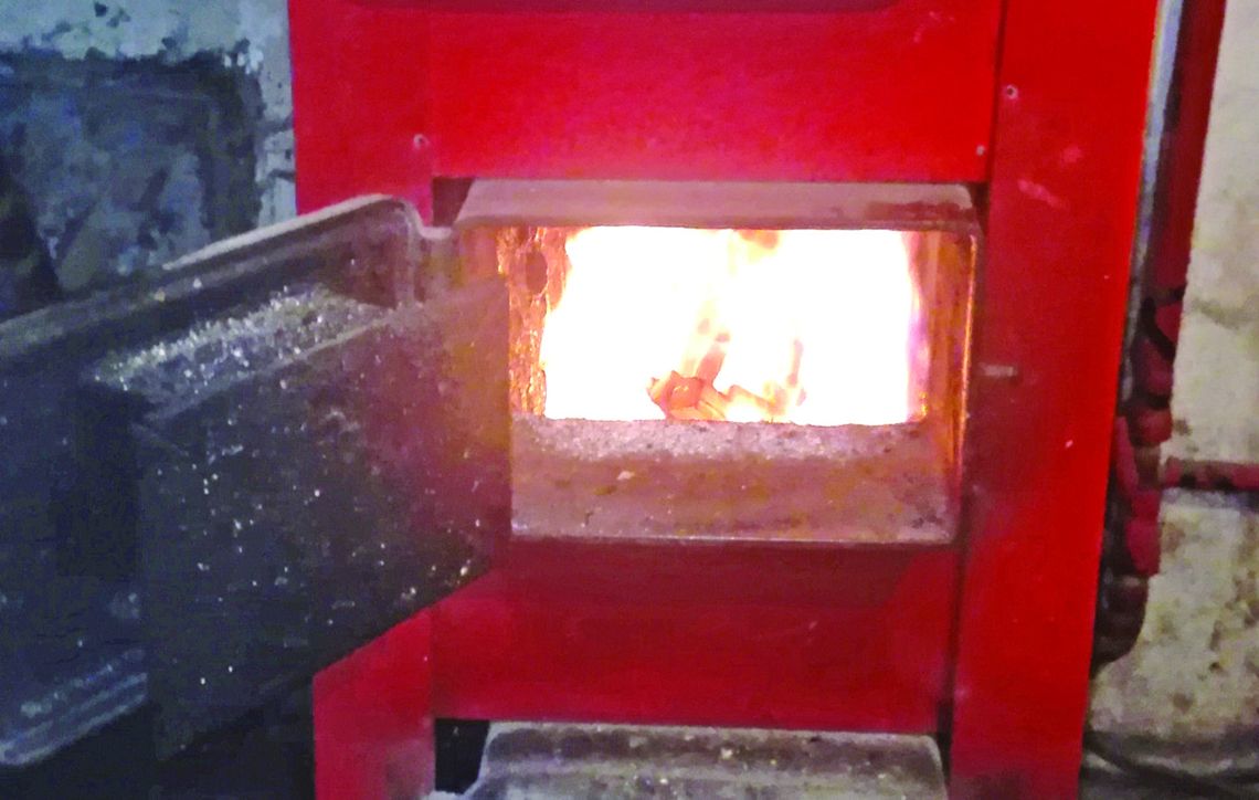 Pokaz ekonomicznego palenia węglem i drewnem Pokaz ekonomicznego palenia węglem i drewnem