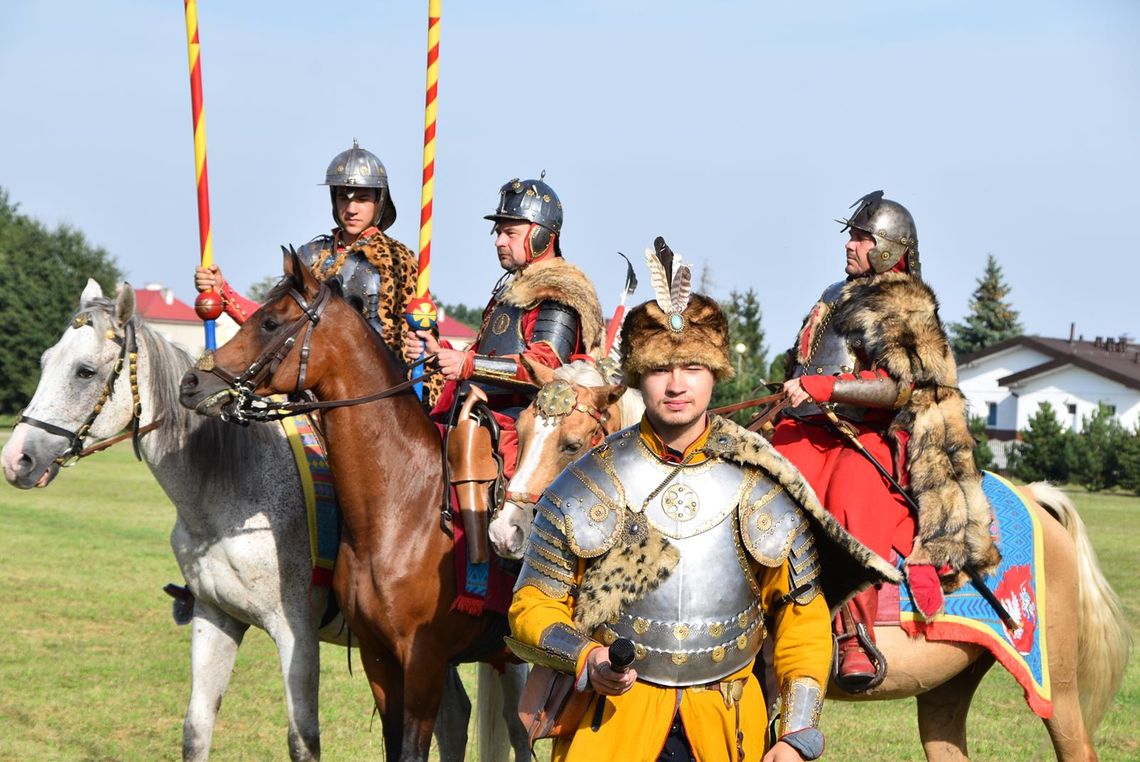 Pokaz podlaskiej Chorągwi Husarskiej (GALERIA) Pokaz podlaskiej Chorągwi Husarskiej (GALERIA)