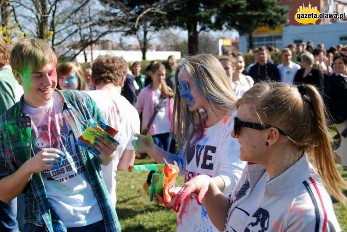 Pokolorowali oławskie niebo. ZDJĘCIA