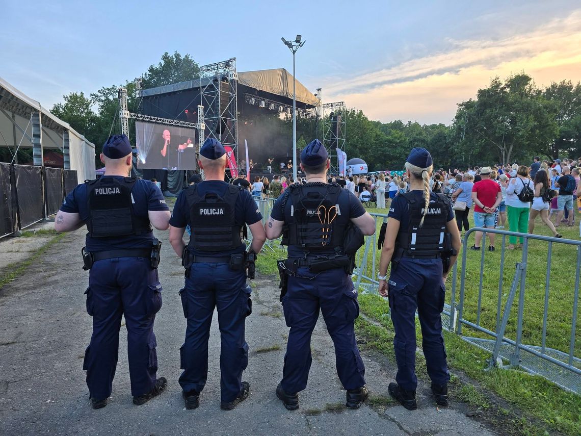 Policja podsumowała Dni Koguta. Impreza przebiegła spokojnie i bez poważnych incydentów Policja podsumowała Dni Koguta. Impreza przebiegła spokojnie i bez poważnych incydentów