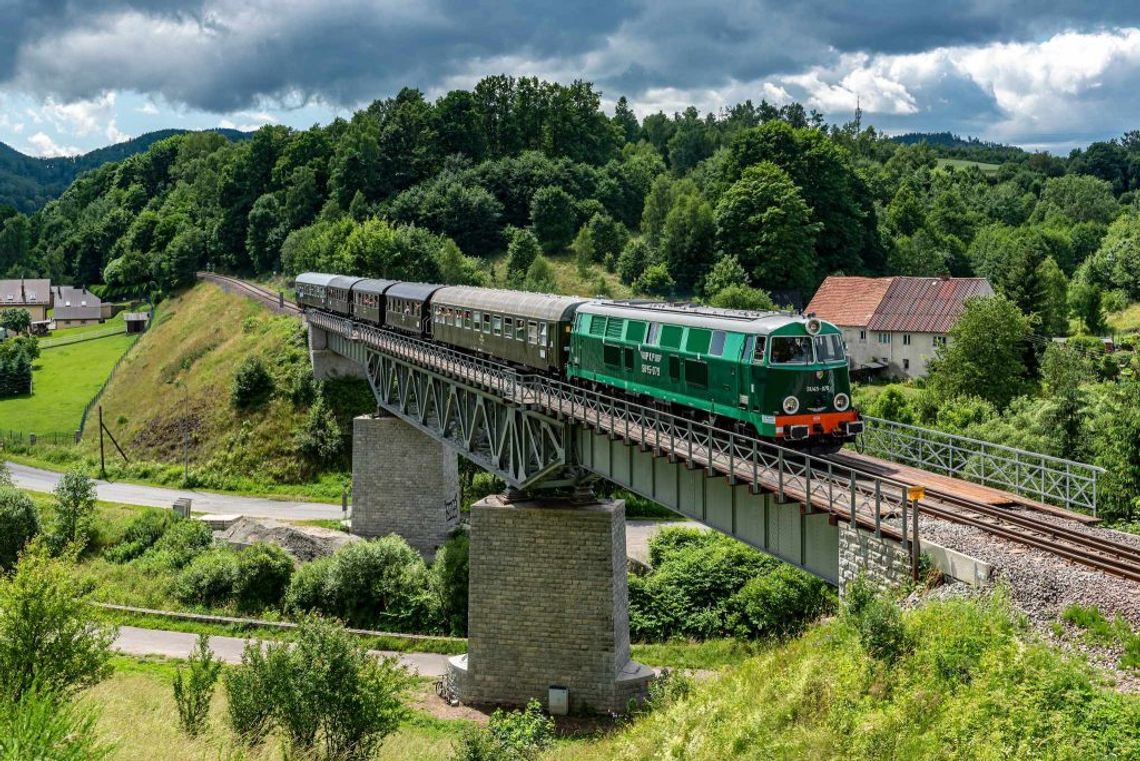 Pomysł na sobotę - historycznym pociągiem w Góry Sowie