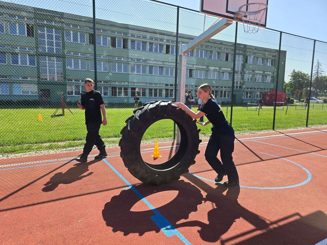"Potyczki Klas Mundurowych". "Budowlani" z Brzegu najlepsi! "Potyczki Klas Mundurowych". "Budowlani" z Brzegu najlepsi!
