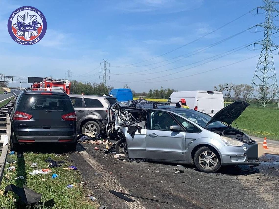 Poważny wypadek na A4 - ranne trzy osoby