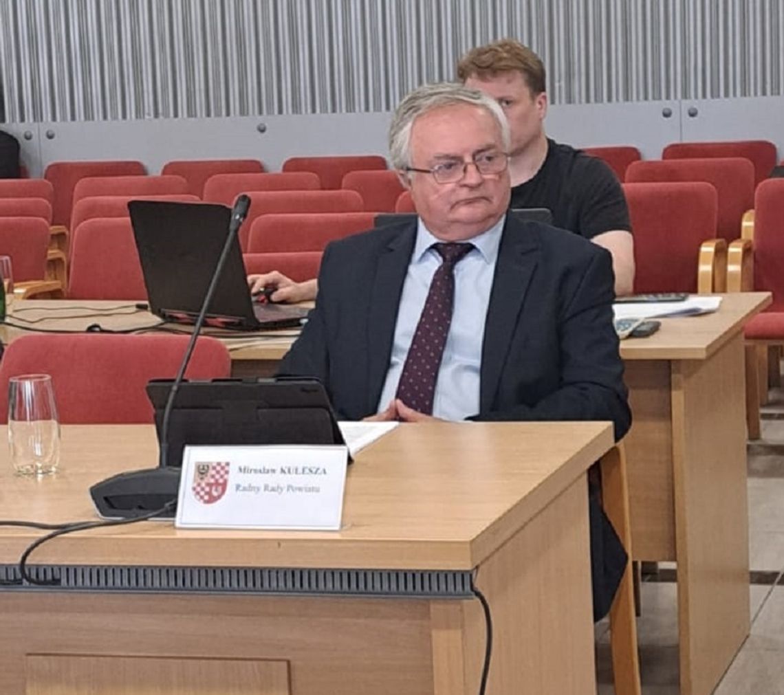 Powiat oławski ma nowego starostę! Był jedynym kandydatem Powiat oławski ma nowego starostę! Był jedynym kandydatem