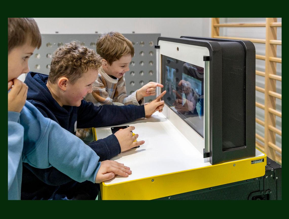 POWIAT OŁAWSKI Matematyczna wystawa Kopernika odwiedzi Miłoszyce POWIAT OŁAWSKI Matematyczna wystawa Kopernika odwiedzi Miłoszyce