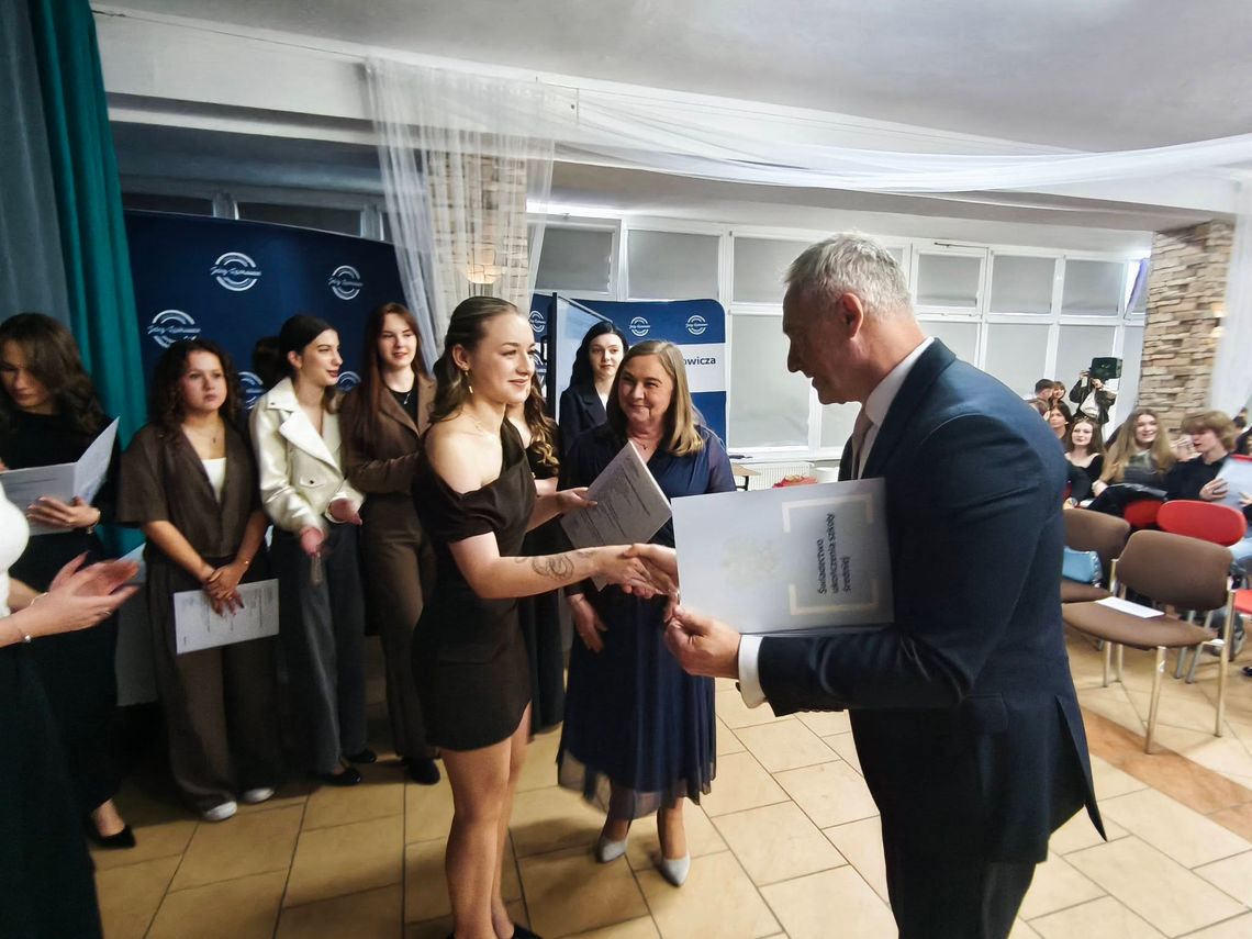 Pożegnanie klas maturalnych w Kasprowiczu