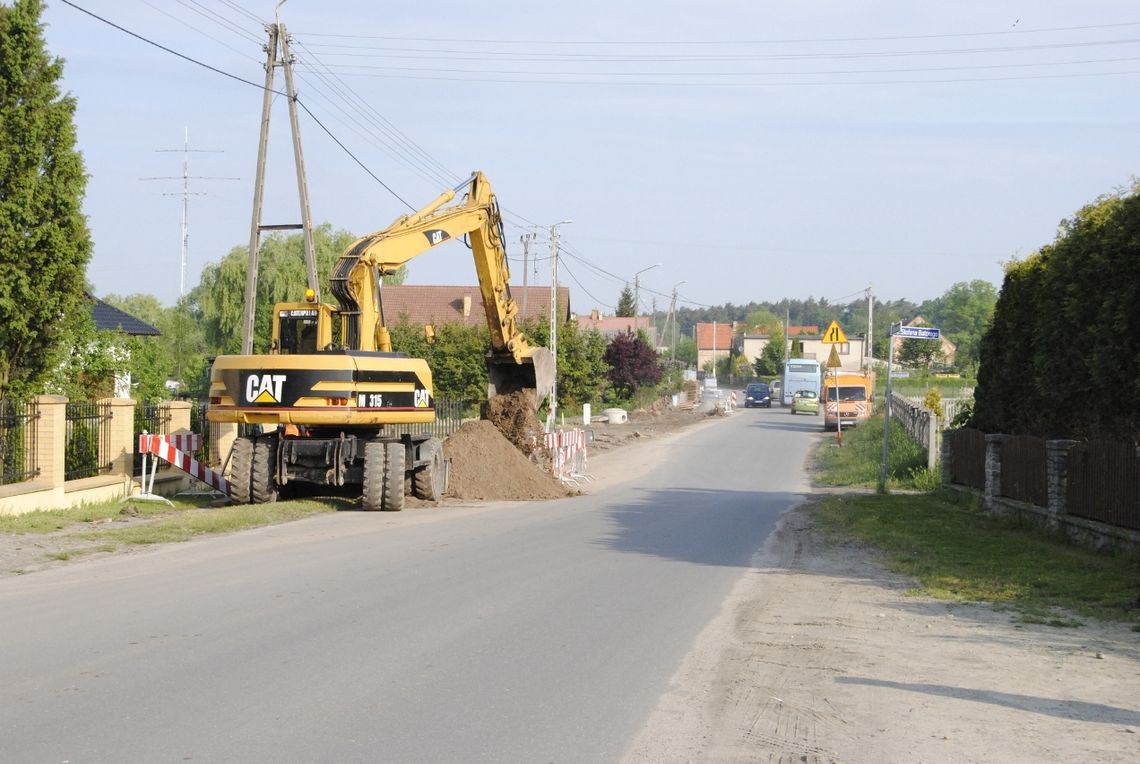Przebudowują drogę w Janikowie