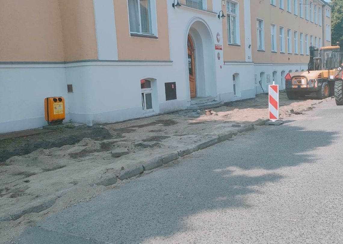 Przebudowują kolejne przejście dla pieszych