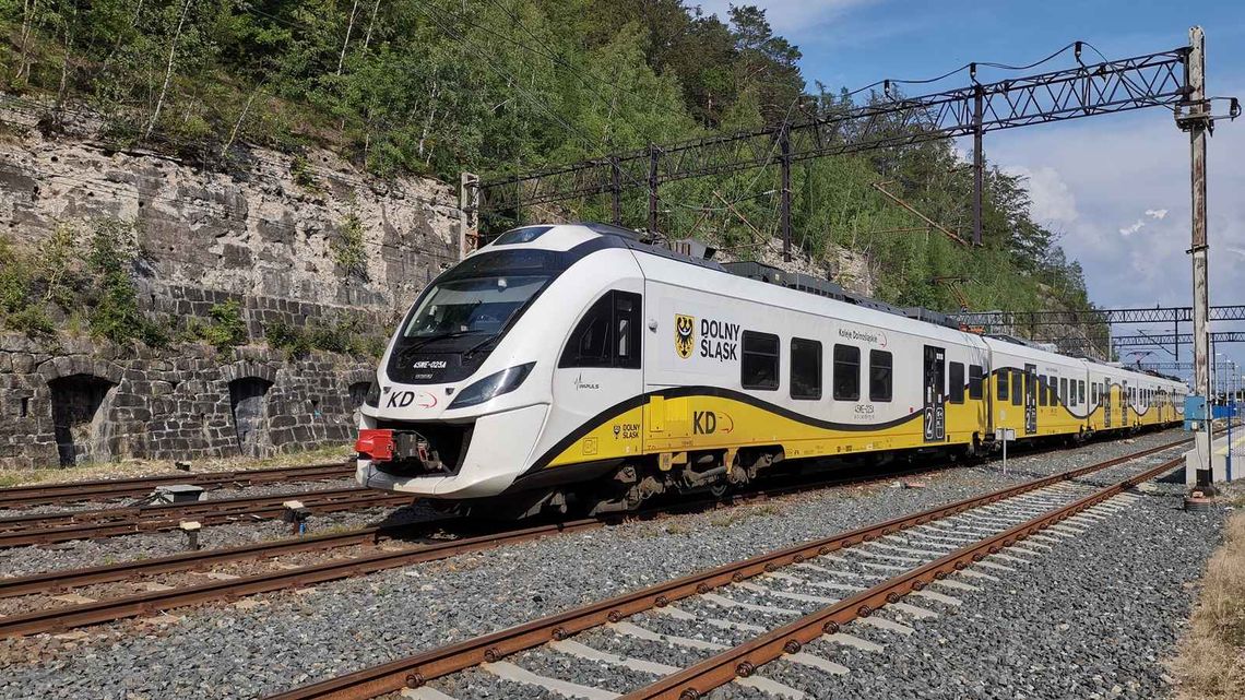 Przedłużone zawieszenie pociągów do Czech