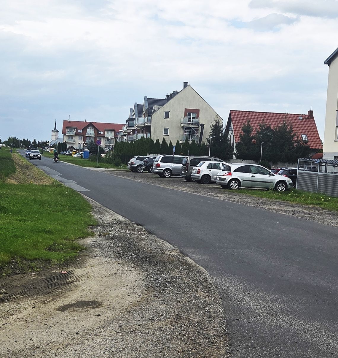 Przy "drogach ulgi" powstaną ścieżki pieszo-rowerwe Przy "drogach ulgi" powstaną ścieżki pieszo-rowerwe