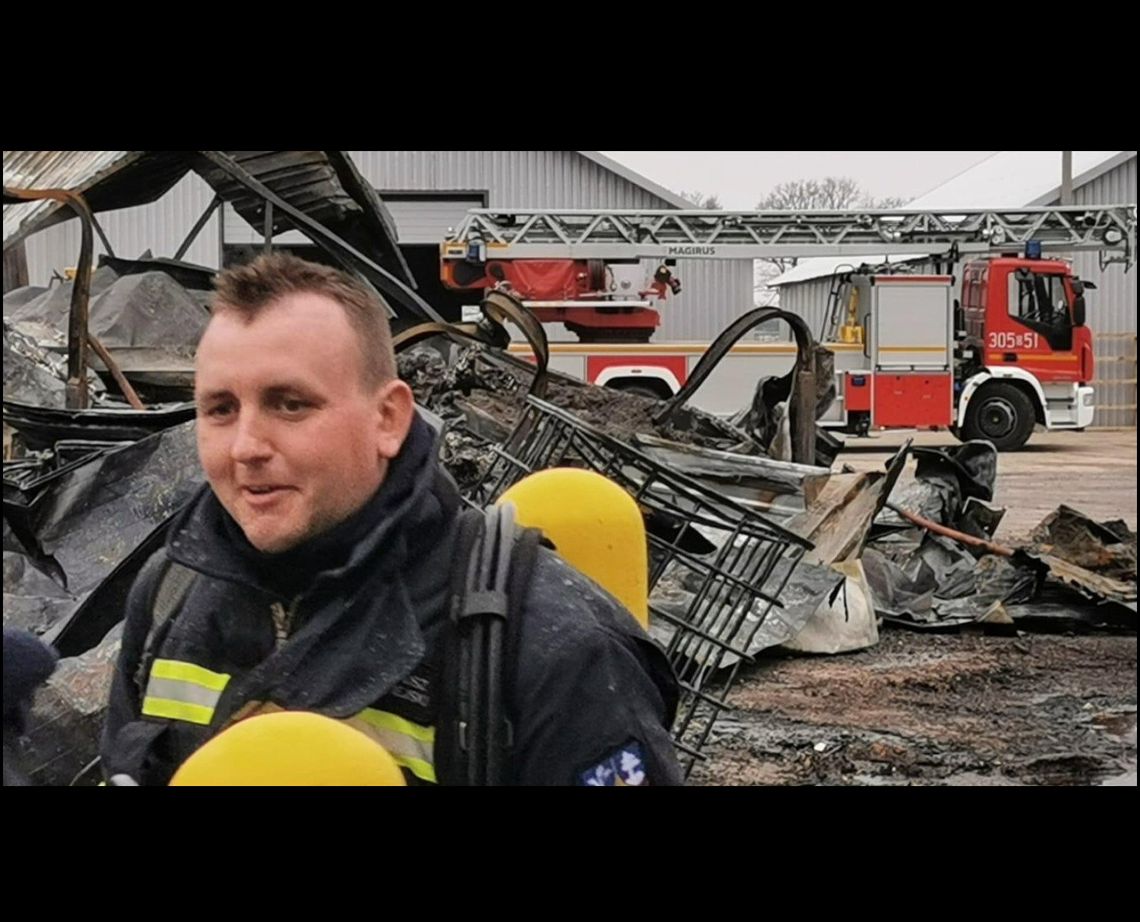Ratował innych, gdy na oblodzonej drodze uderzyło w niego auto