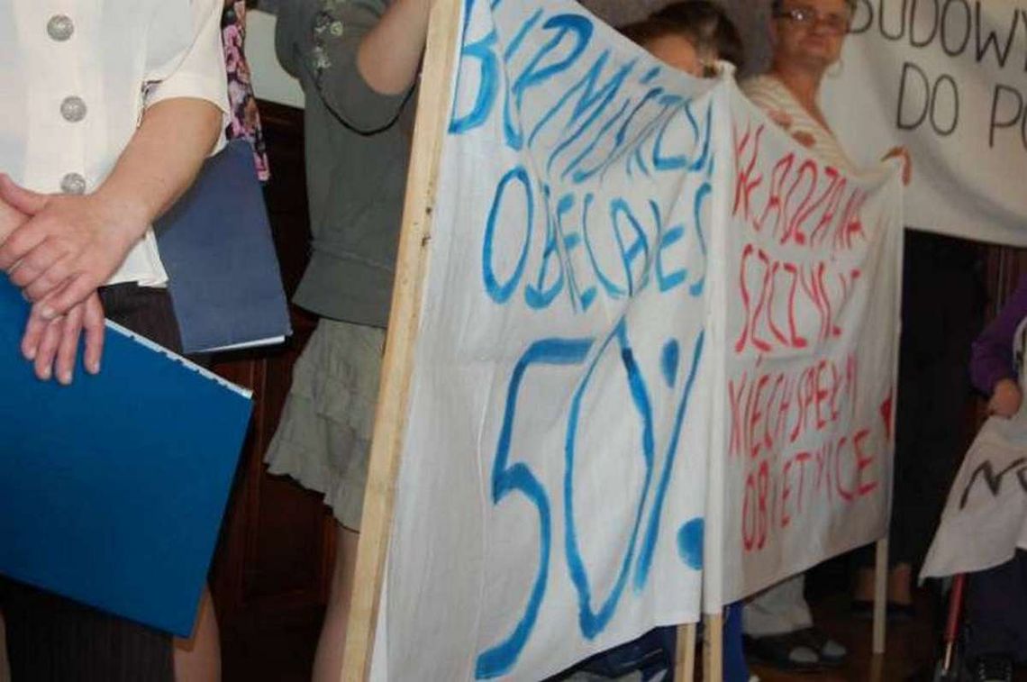 Rodzice protestują, zapowiadają okupację urzędów Rodzice protestują, zapowiadają okupację urzędów