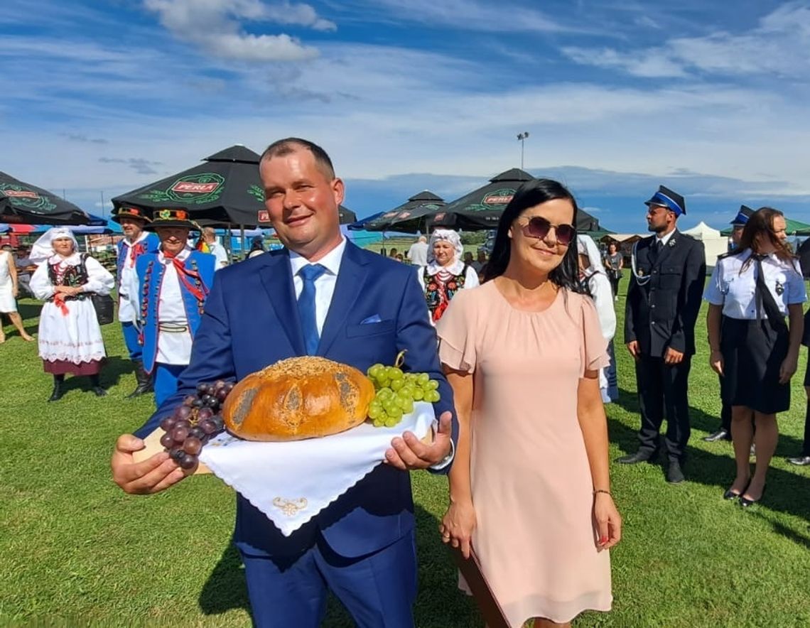 Rozpoczęły się Dożynki Gminne w Godzikowicach (zdjęcia) Rozpoczęły się Dożynki Gminne w Godzikowicach (zdjęcia)