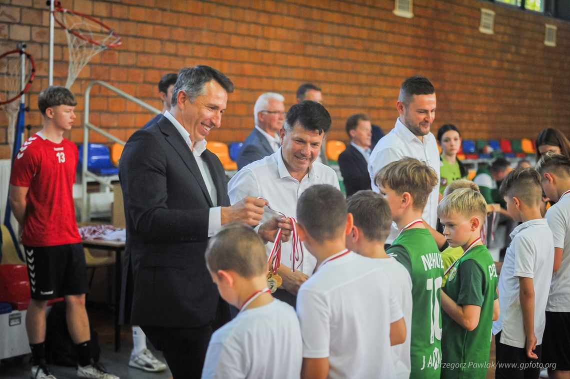 Sławomir Szmal w powiecie oławskim. Turniej, spotkania i autografy... Sławomir Szmal w powiecie oławskim. Turniej, spotkania i autografy...