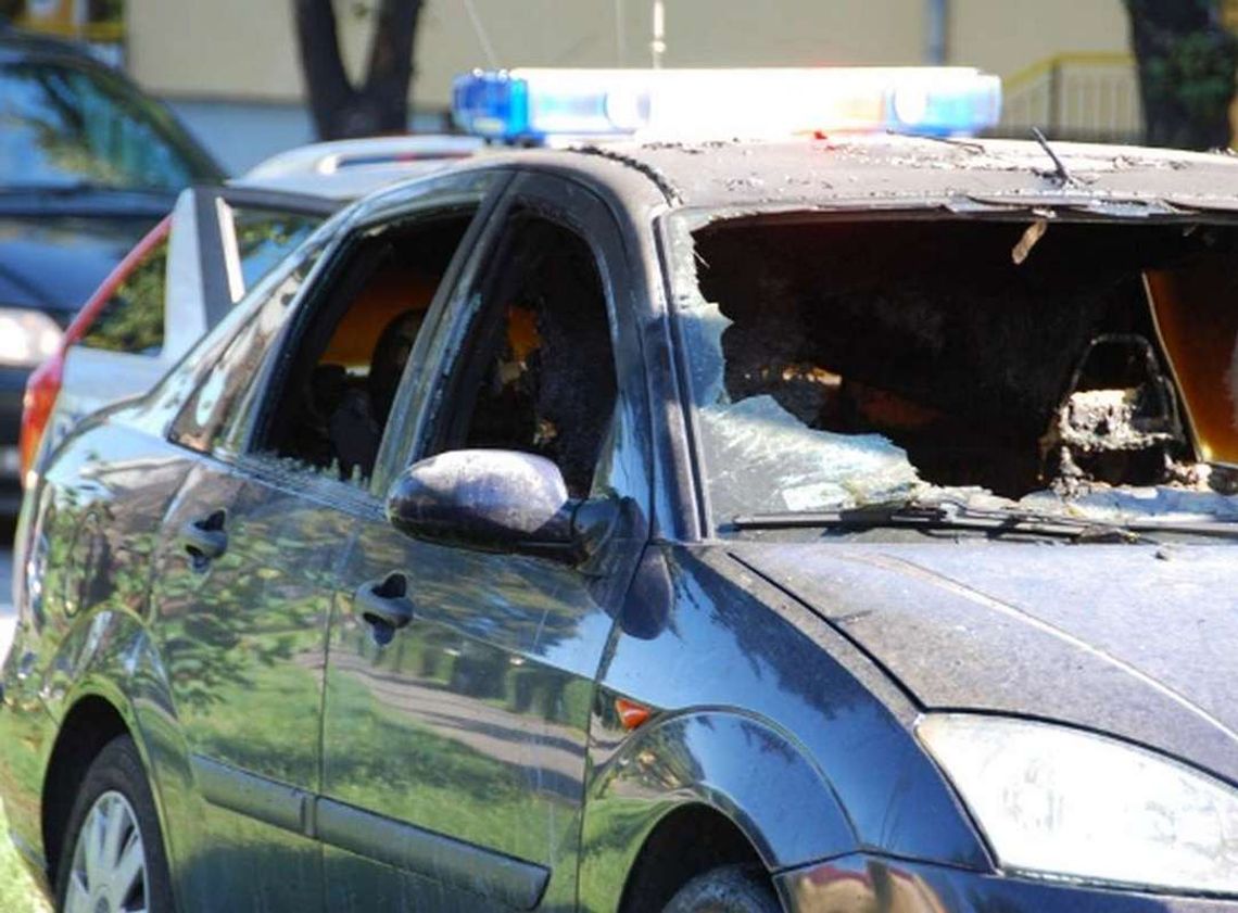 Spłonął na ulicy. Duże straty w kilka minut