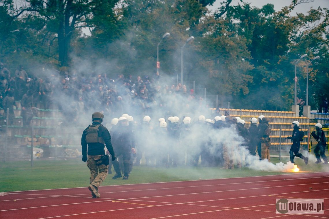 Sport przegrał z chuliganami [ZDJĘCIA]