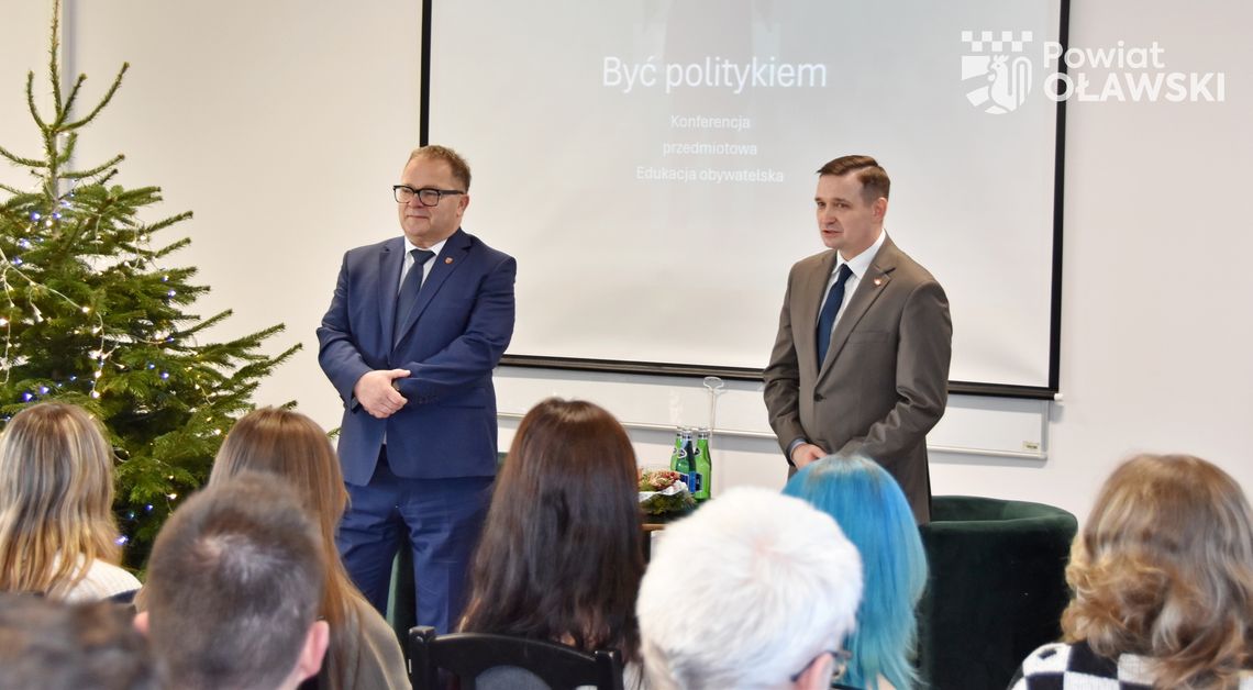Spotkanie pod tytułem "Być politykiem" nie było polityczne?