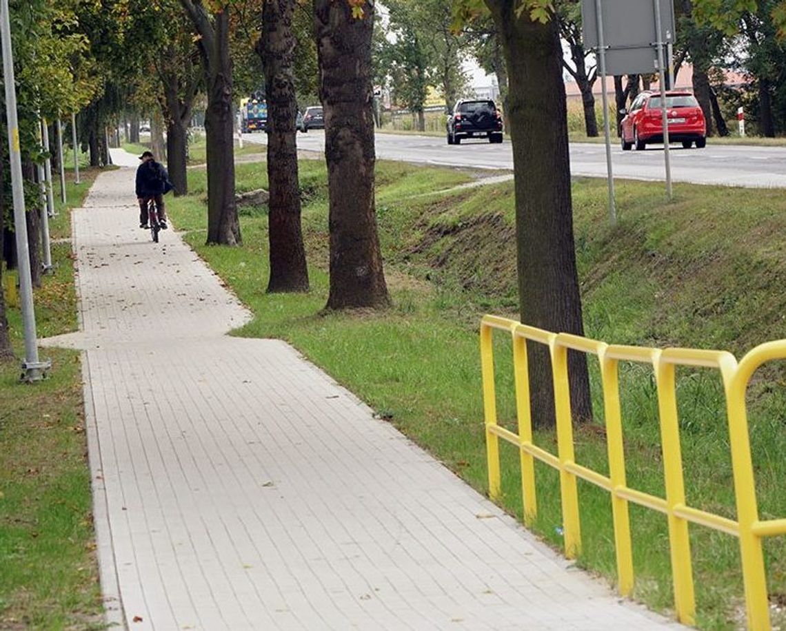 Stanowice i Oława połączone chodnikiem